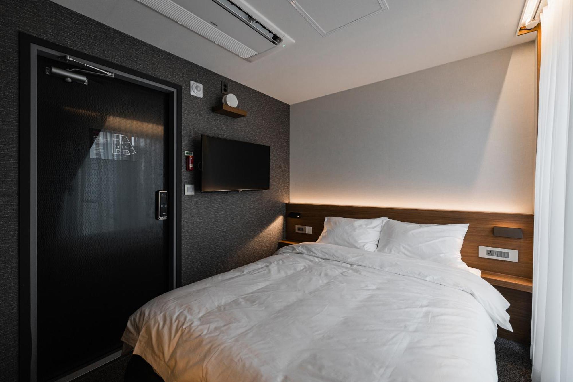 Pillowsopher Hongdae Сеул Экстерьер фото