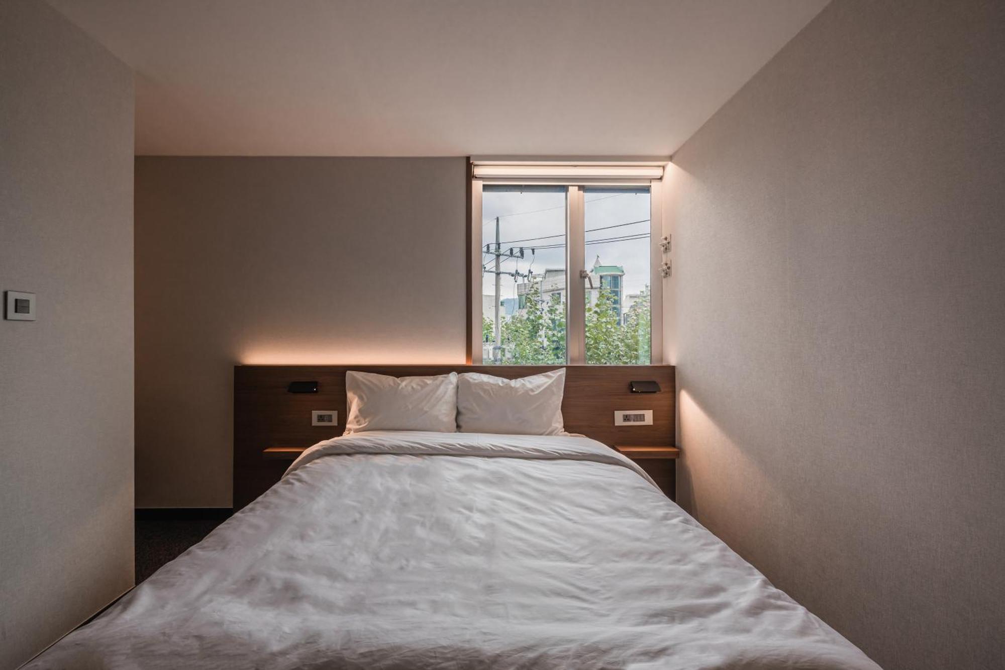 Pillowsopher Hongdae Сеул Экстерьер фото